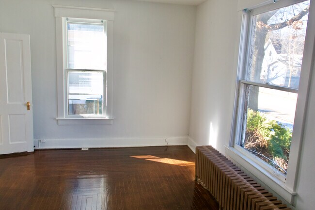 Habitación 1 - 307 W Illinois St