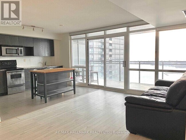 Building Photo - 4301-15-4115 Fort York Blvd