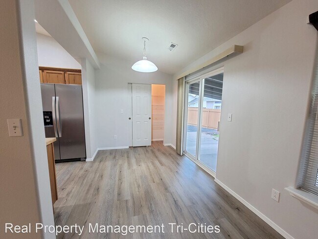Building Photo - 3 br, 2 bath House - 5100 Canter