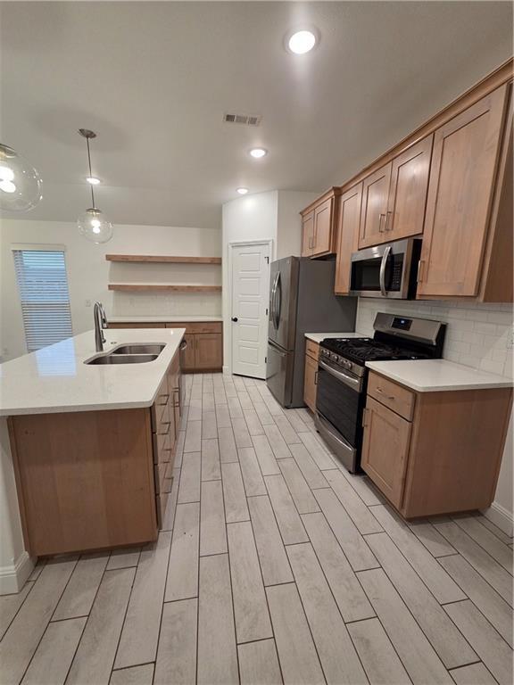 Building Photo - 813 S Sparrow St