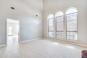Building Photo - 2902 Lois Ln