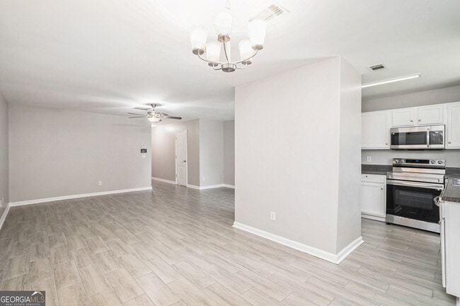 Building Photo - 6515 Snow Bird Ln