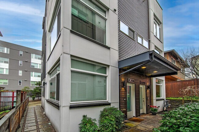 Foto del edificio - 3bd/1.75ba Seattle Townhouse