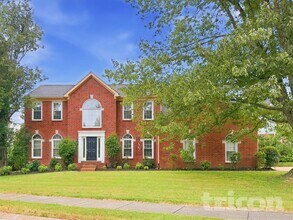 Building Photo - 1267 Buckingham Cir