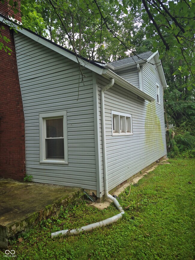 Foto del edificio - 3338 N Kenwood Ave