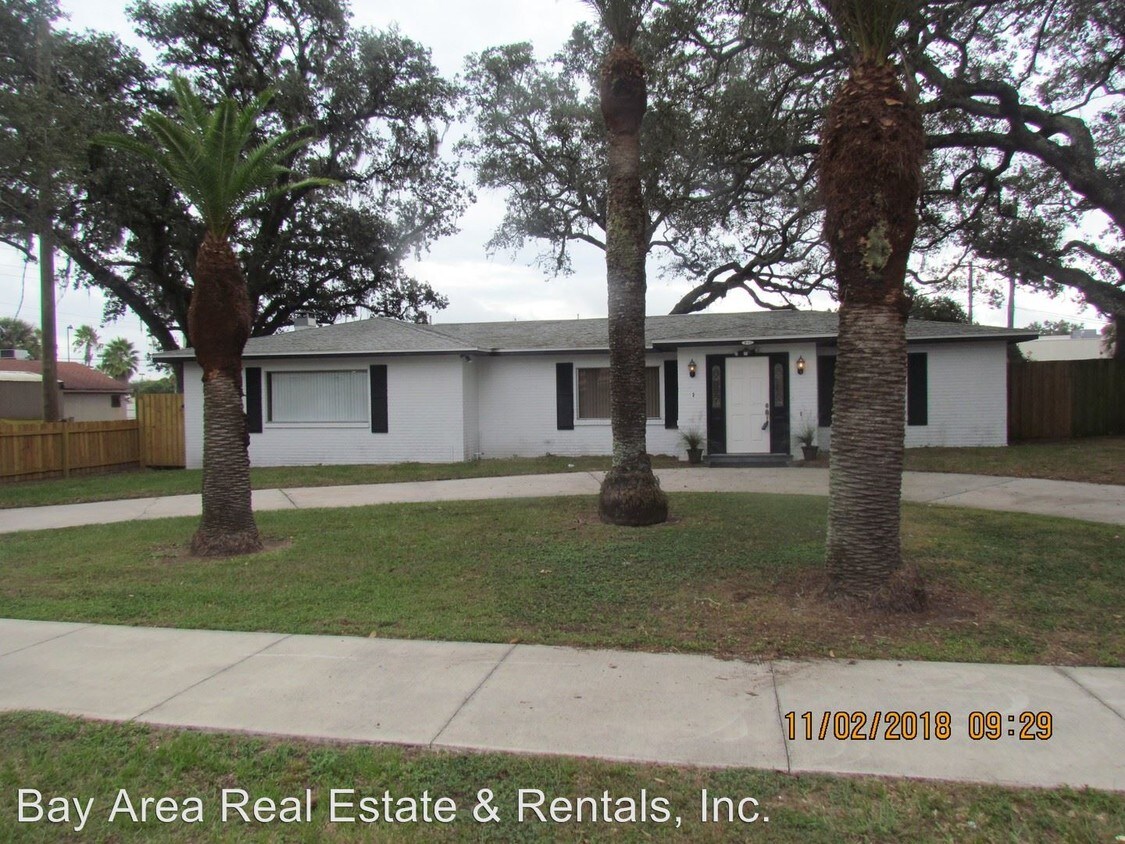 Primary Photo - 3 br, 2 bath House - 8745 Overlook Dr