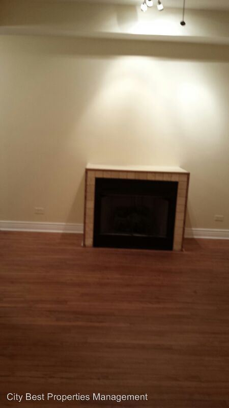 Building Photo - 7434 N Hermitage Ave