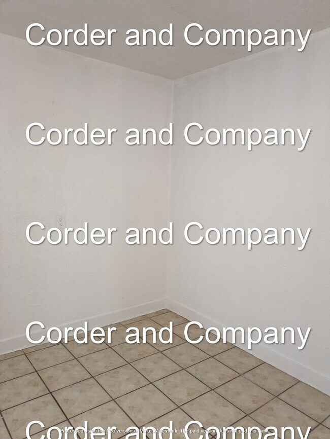 Building Photo - 211-1211 Adams St NE