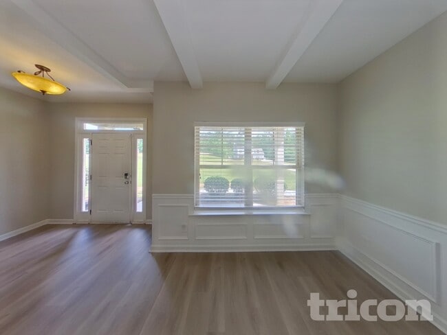 Building Photo - 155 Hickory Hills Dr