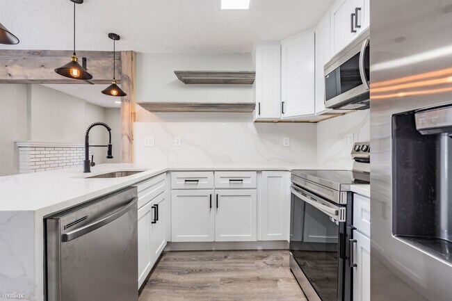 Foto del edificio - 3 br, 1 bath Condo - 186 22nd Avenue North 3
