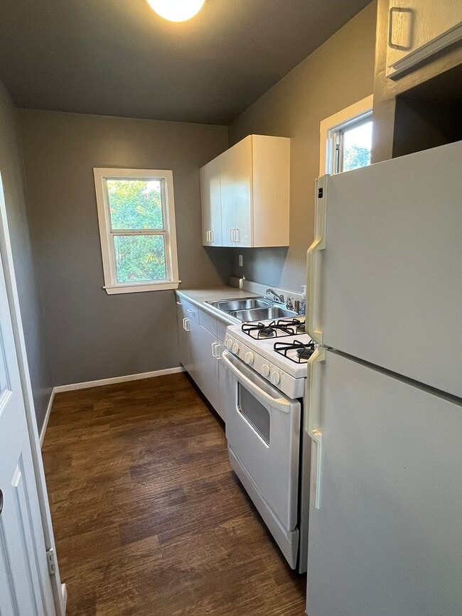 Foto del edificio - 8454-56 Lemon Ave