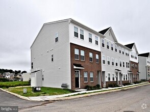Building Photo - 40 U.S. Hwy 40