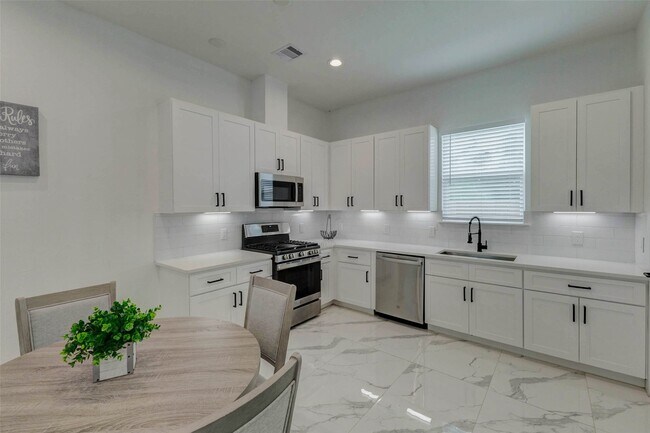 Foto del edificio - 5705 Elysian St
