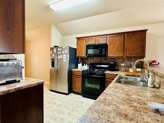 Foto del edificio - 7521 Cedar Edge Dr