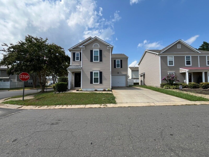 Primary Photo - 4485 Easywater Ln