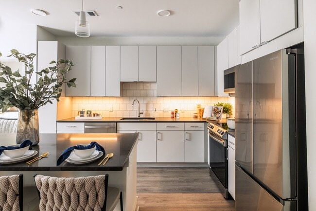 Building Photo - The Birch at 51 Washington