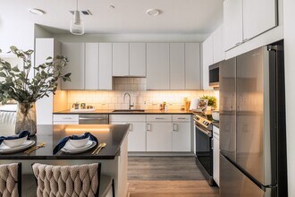 Building Photo - The Birch at 51 Washington