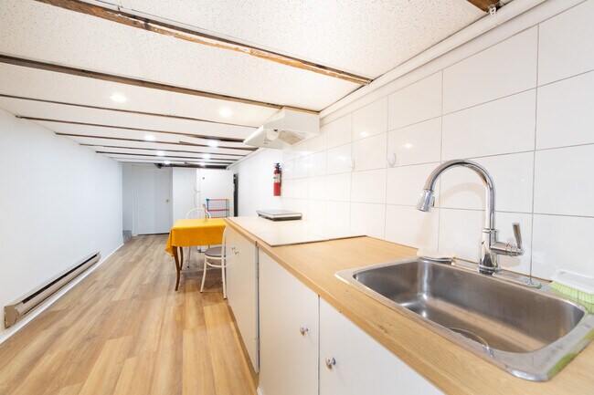 Building Photo - 3941 Rue Saint-Urbain