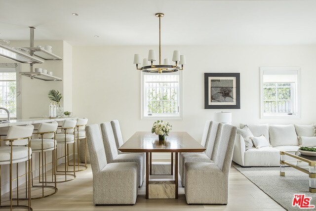 Foto del edificio - 15225 Palisades Village Ln