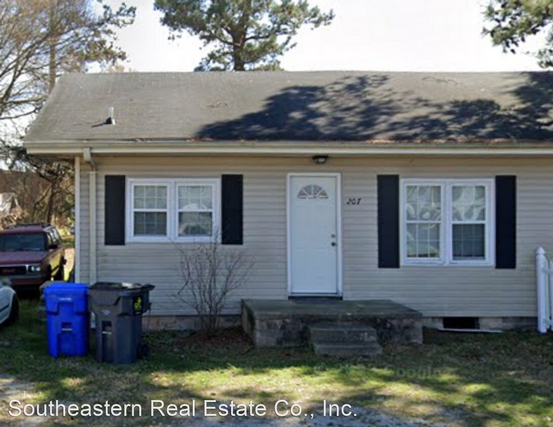 207 W Bridgers St, Burgaw, NC 28425 House Rental in Burgaw, NC
