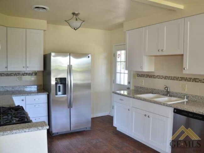 Building Photo - 6305 Almond Dr