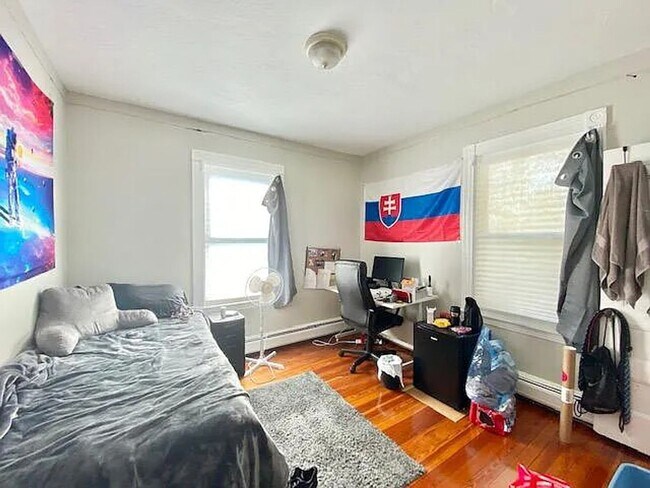 Foto del edificio - NO BROKER FEE ~ SPACIOUS MISSION HILL 3 BED AVAILABLE 9/1