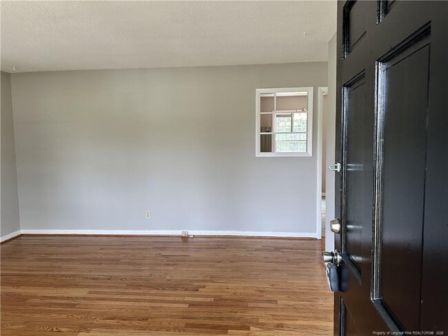 Foto del edificio - 5622 Carson Dr