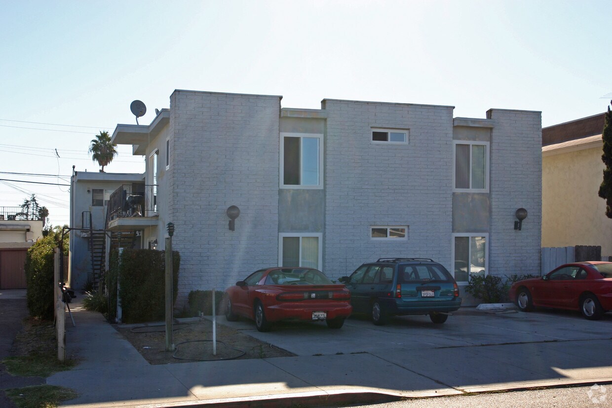 Building Photo - 4657 32nd St