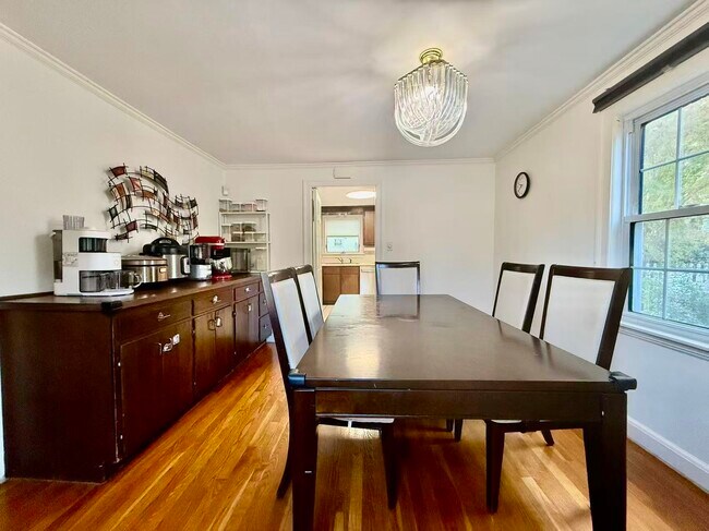 Foto del edificio - 48 Watson Rd