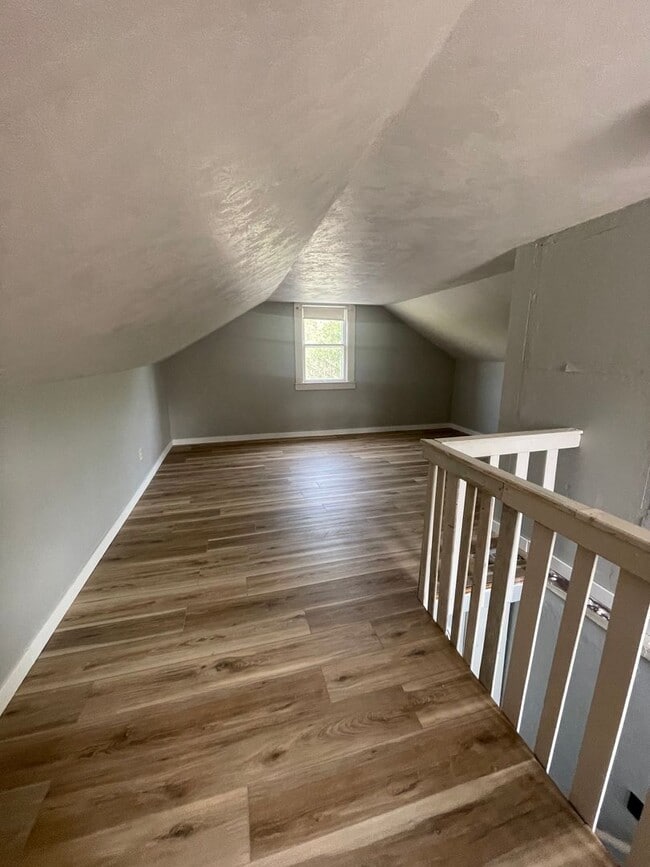 Building Photo - 739 Martin Rd