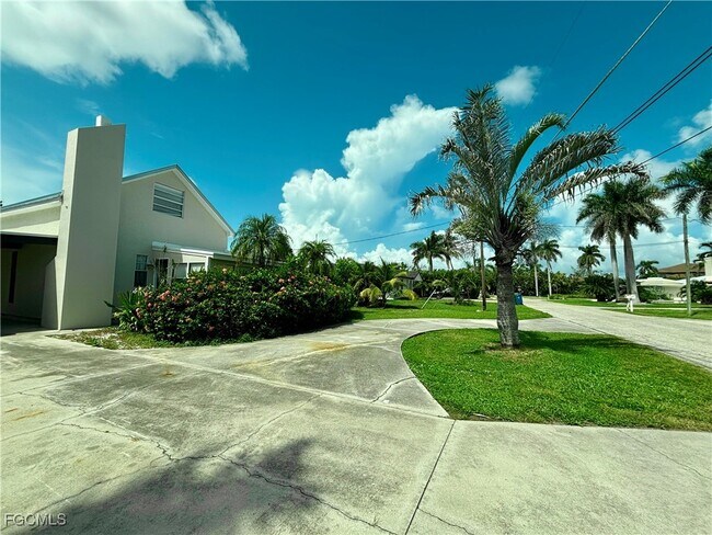 Building Photo - 12743 Brewster Dr