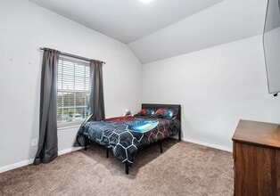 Building Photo - 532 N 6th St