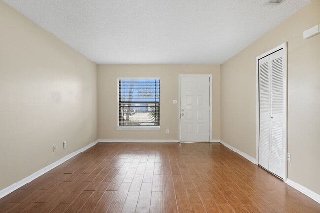 Foto del edificio - 843 Georgia Ave