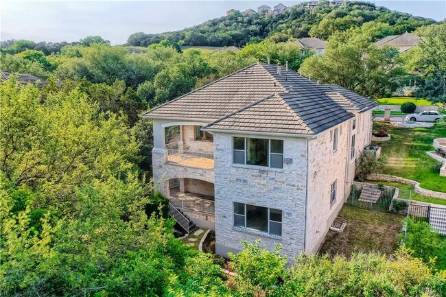 Building Photo - 4331 Canoas Dr