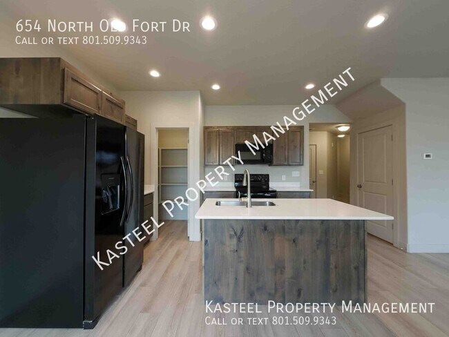 Foto del edificio - 654 N Old Fort Dr