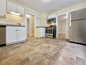 Building Photo - 165 Hichborn St