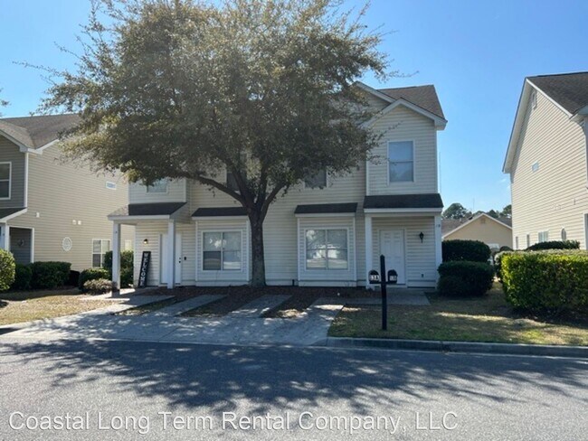 Building Photo - 3 br, 2.5 bath House - 13B Village Drive