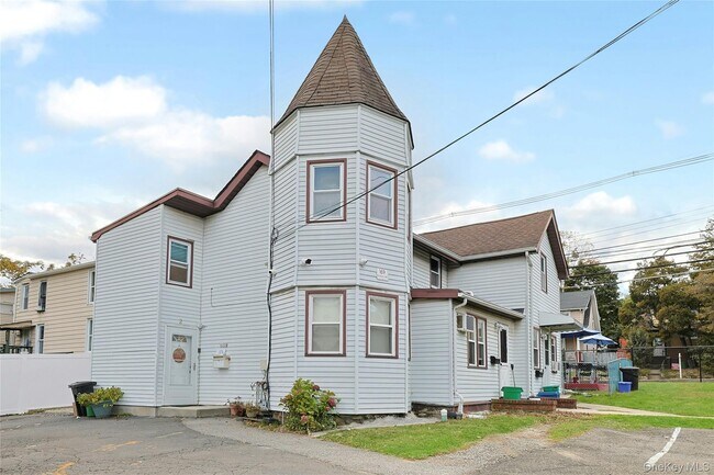 Foto del edificio - 169 Sickles Ave