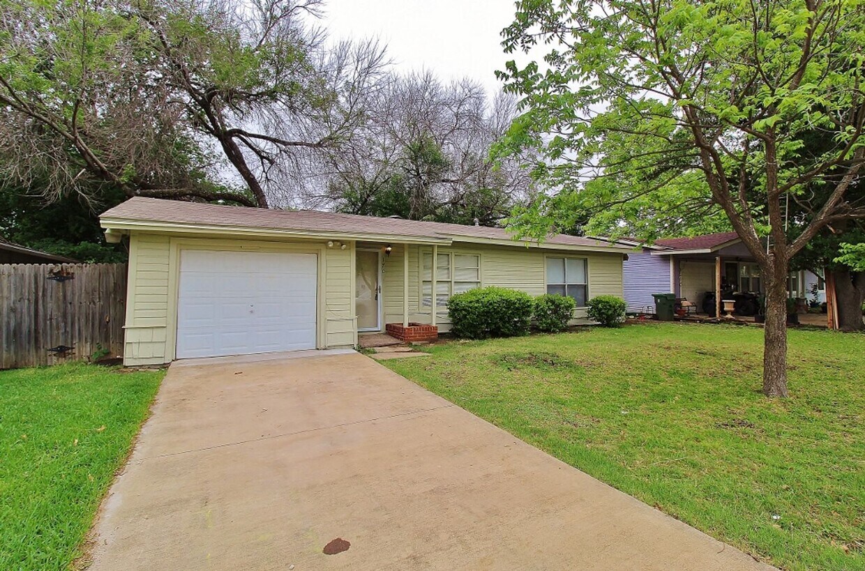 1701 Florence St, Arlington, TX 76010 House Rental in Arlington, TX