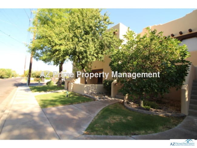 Building Photo - 5402 E Windsor Ave