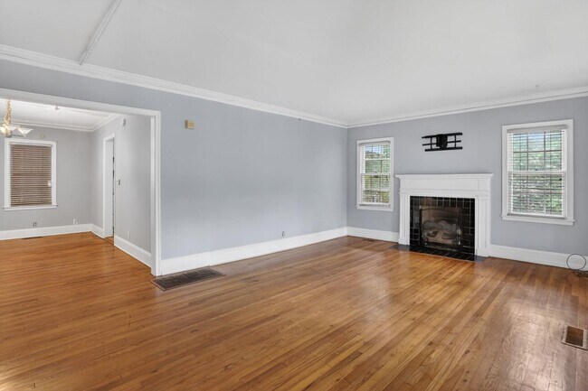 Building Photo - 2728 Winburn Terrace