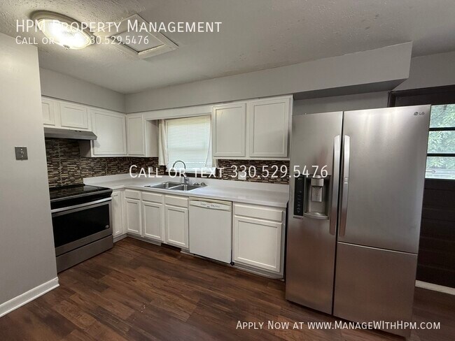 Foto del edificio - 6576 Ravenwood Ave NW