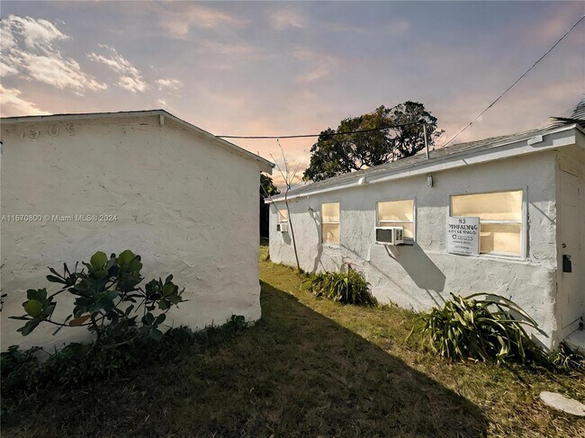 Foto del edificio - 1927 Windsor Ave