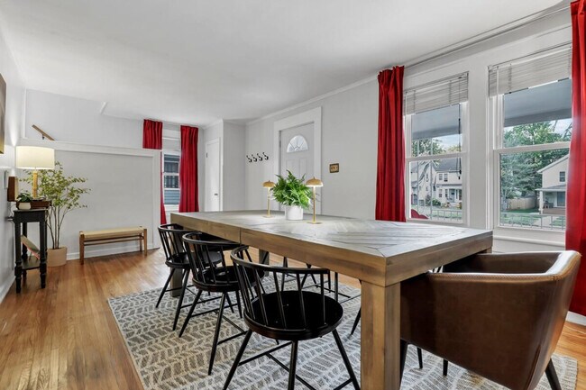 Foto del edificio - 226 W N Broadway