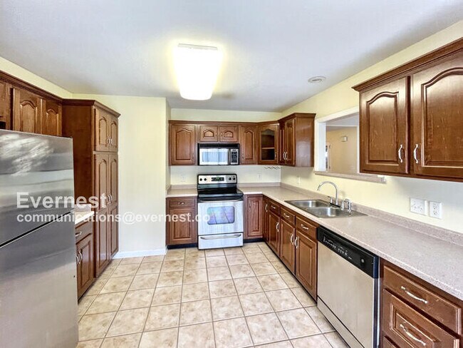 Foto del edificio - 1720 Hawk Run Ln
