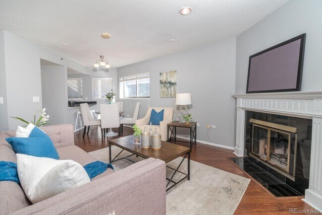 Foto del edificio - LOCATION!! Denver's Desirable Cherry Creek...