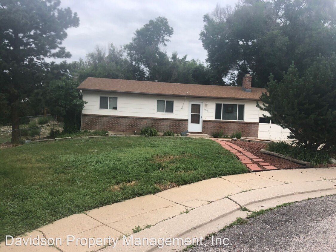 Foto principal - 3 br, 1 bath House - 5375 El Camino Ct