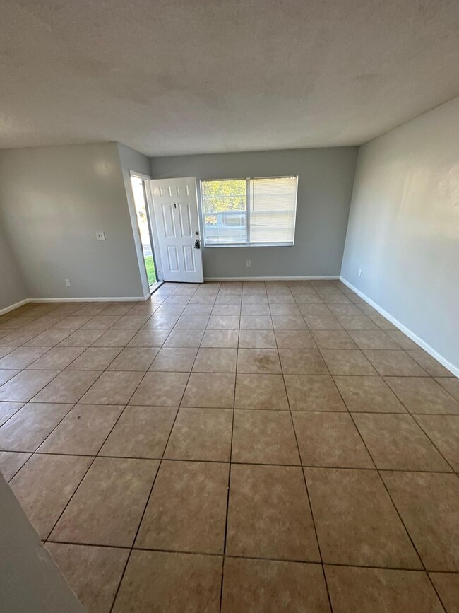 Foto del edificio - 712 Eaverson St