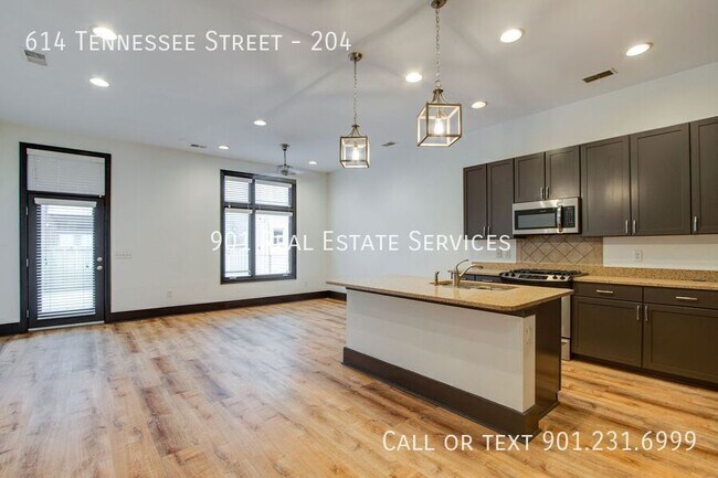 Building Photo - 614 Tennessee St