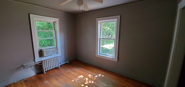Foto del edificio - 2506 Spring Garden St